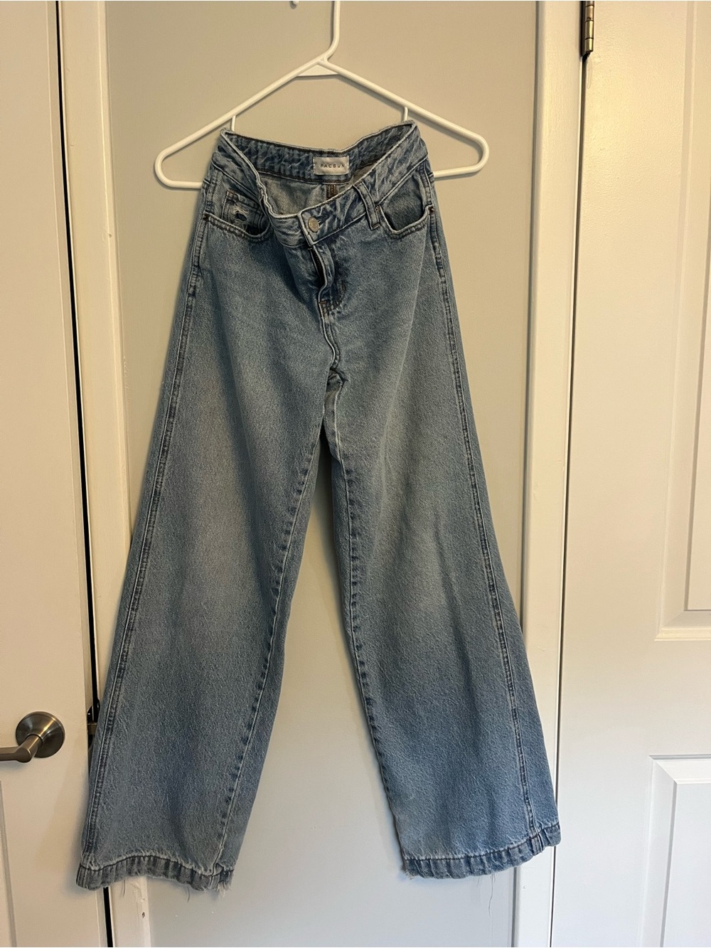 Wide Leg low rise baggy jeans (PACSUN)